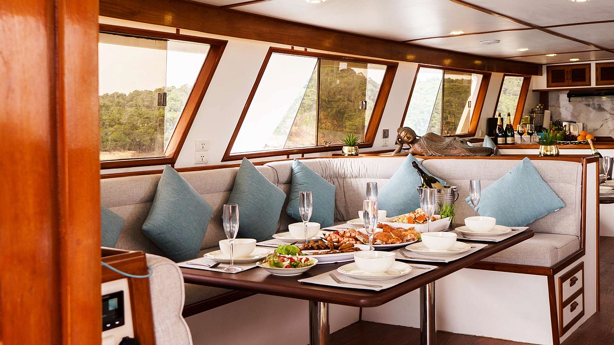 Аренда моторной яхты Sea Ranger (Siam Princess) на Пхукете